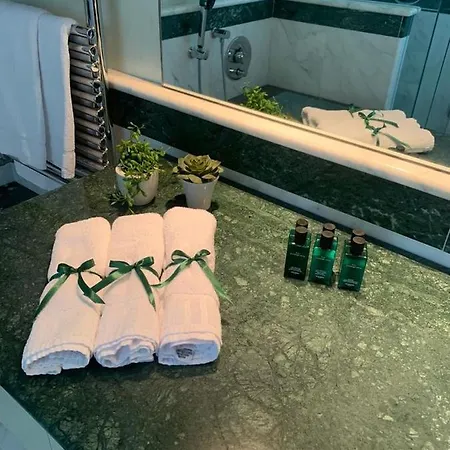 Airport Bea Bed & Breakfast